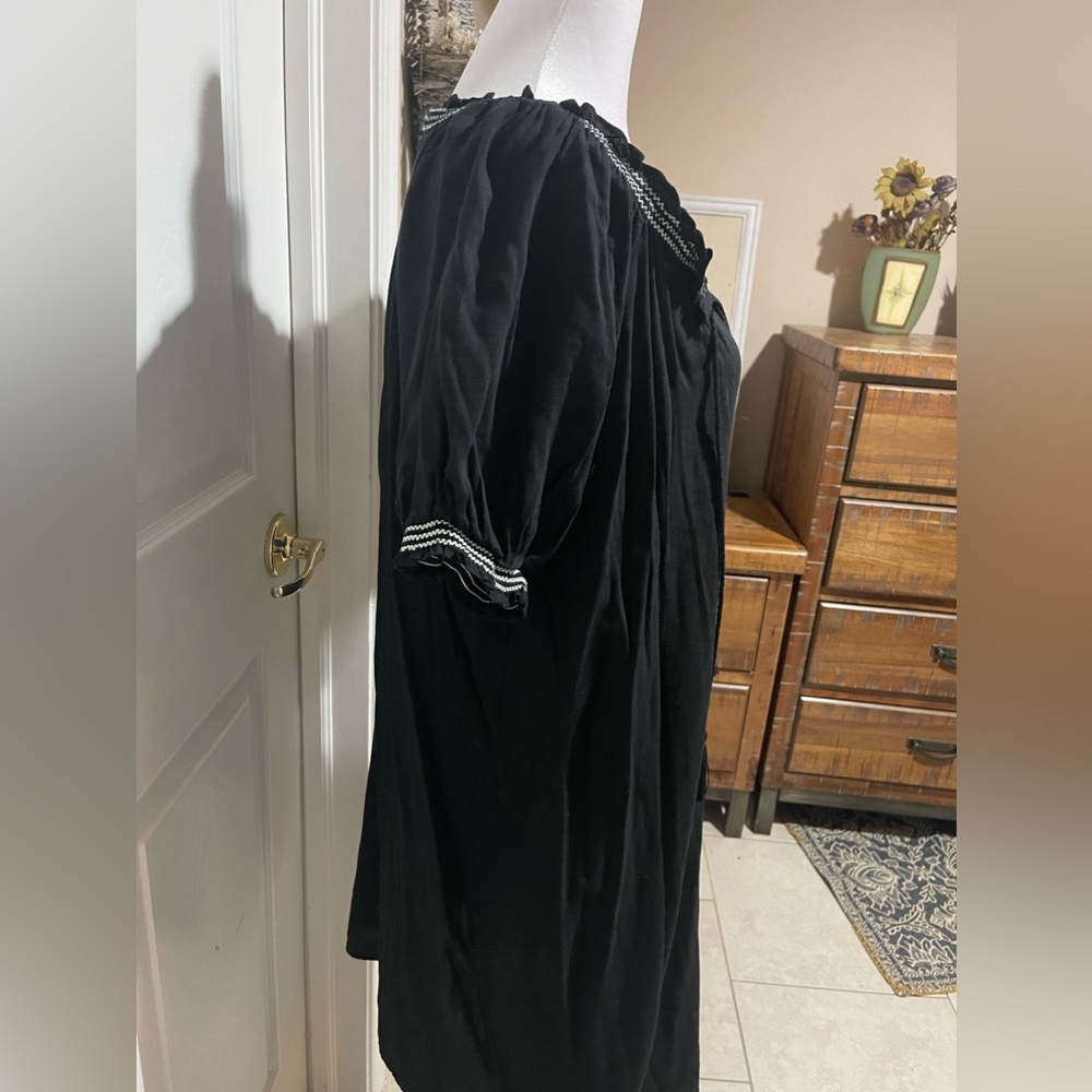 Old Navy: 2 layered Dress New without tags - Picture 4 of 7
